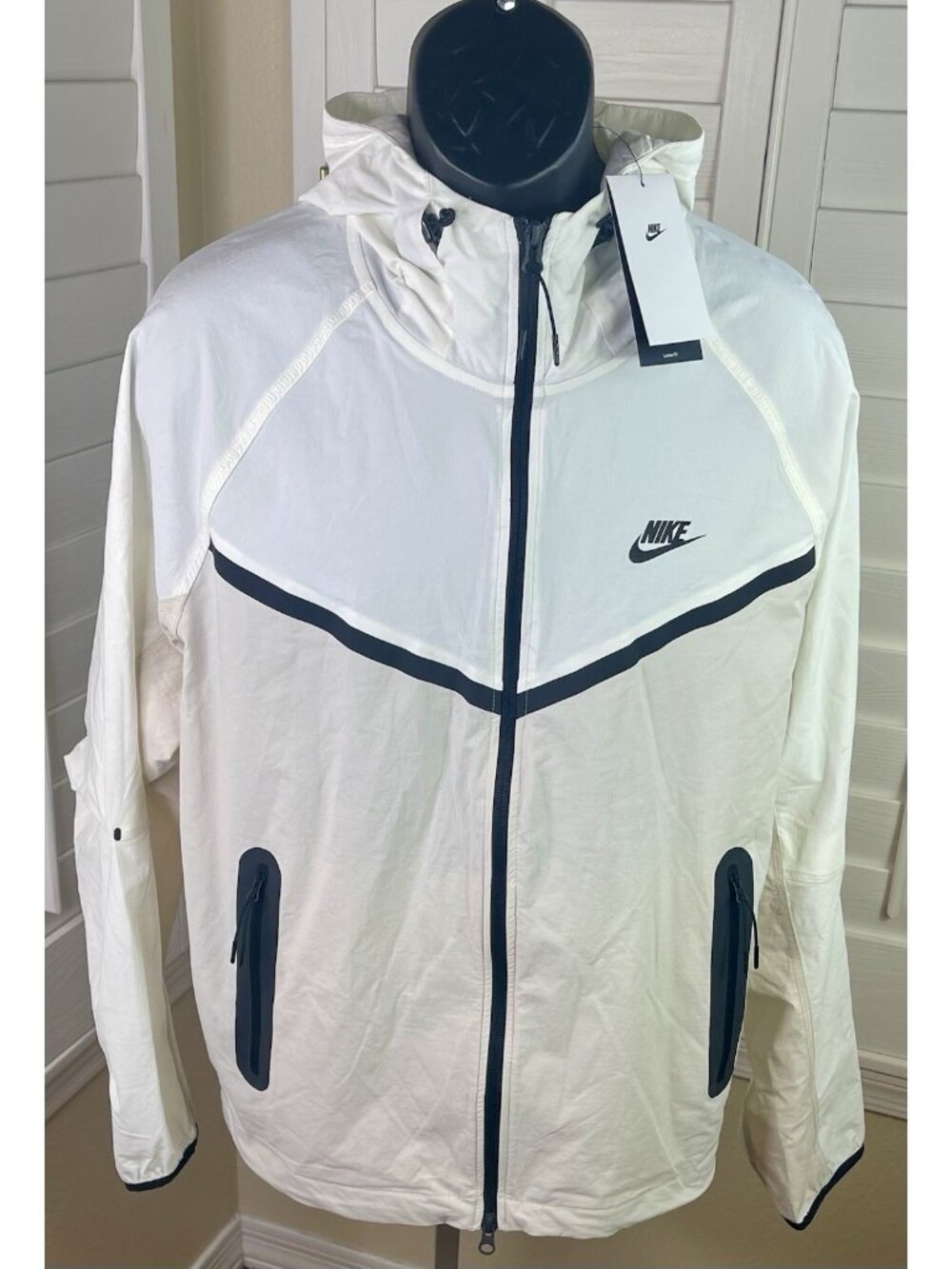 Nike Sportswear Tech Windrunner FZ Woven Jacket HM7151-104 - Men's M - NWT $145